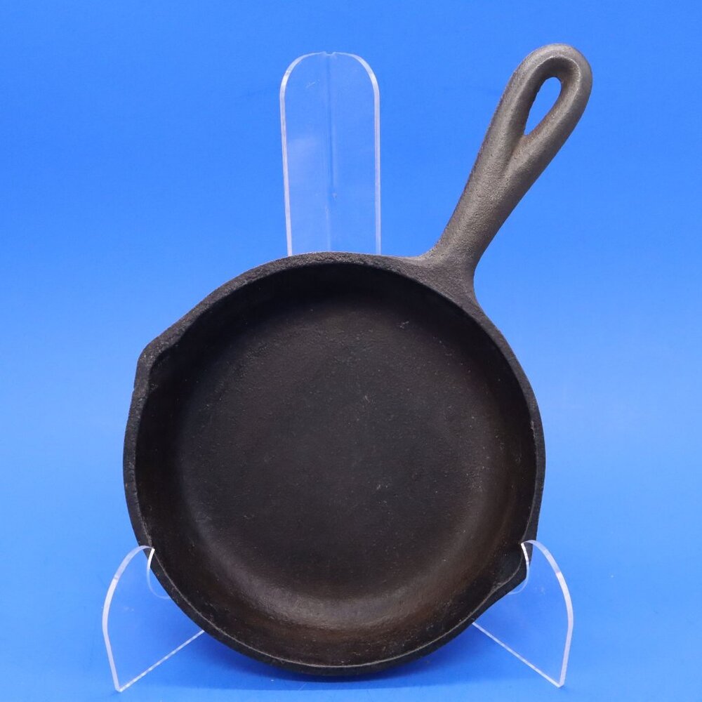 #3 Cast Iron Skillet Pan 6 5/8 in w/ Heat Ring & Pour Spouts Made in USA Vintage